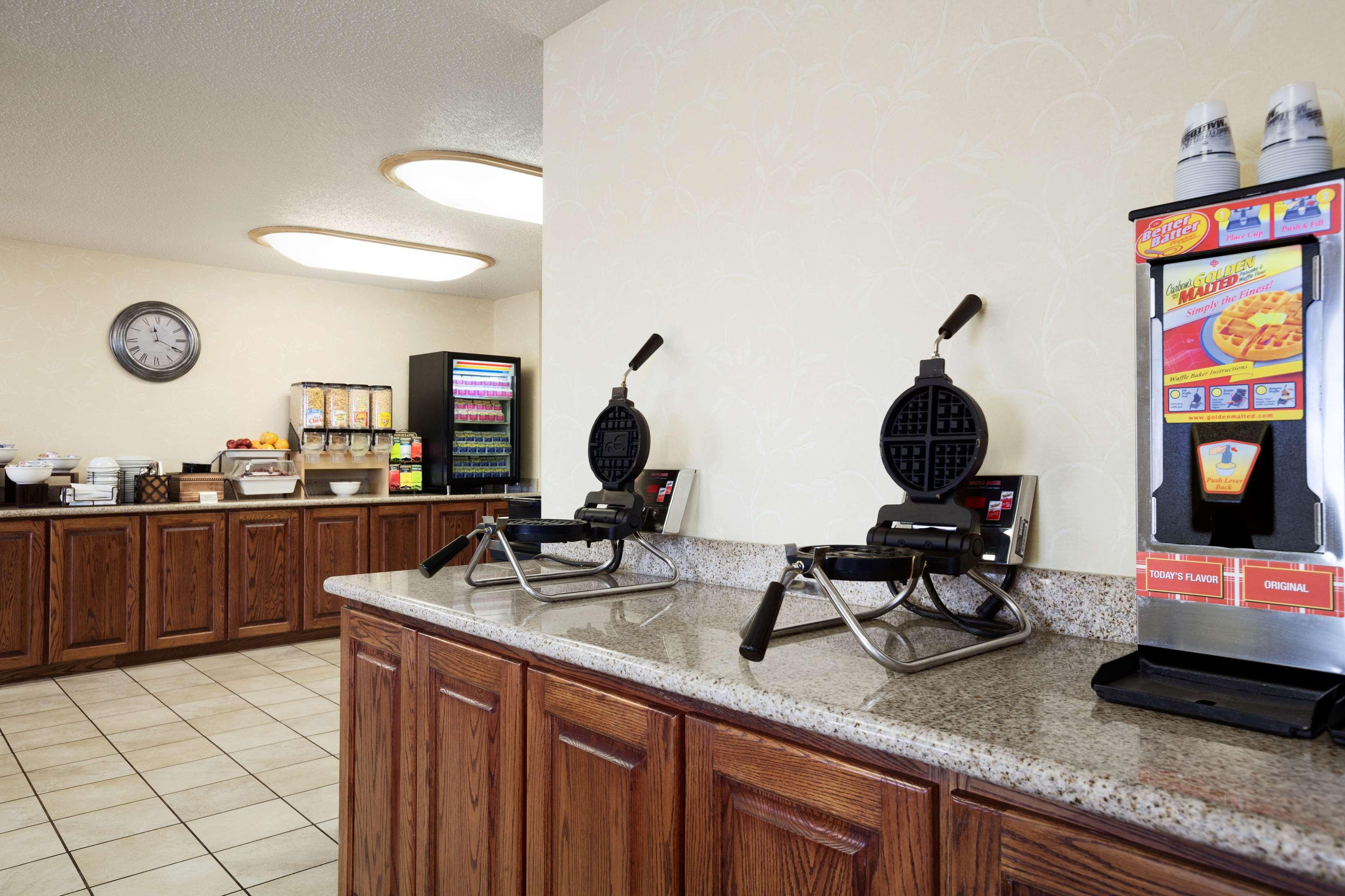 Country Inn & Suites By Radisson Bismarck Waterpark Exteriér fotografie