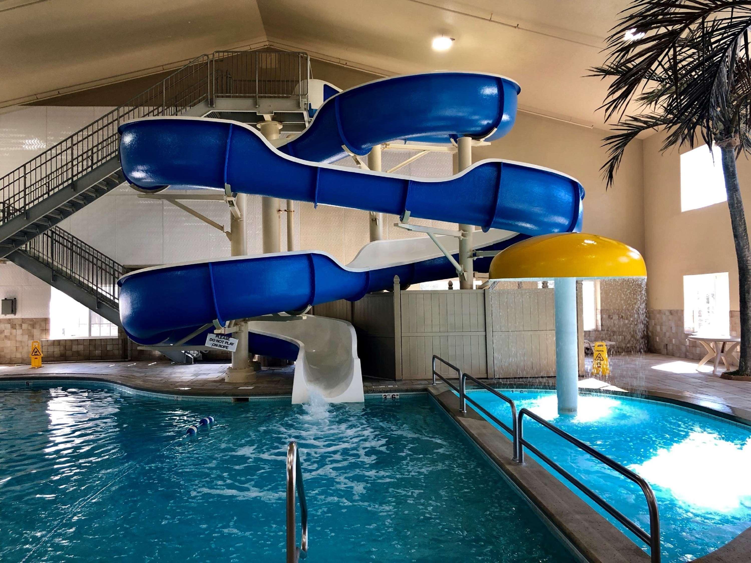Country Inn & Suites By Radisson Bismarck Waterpark Exteriér fotografie