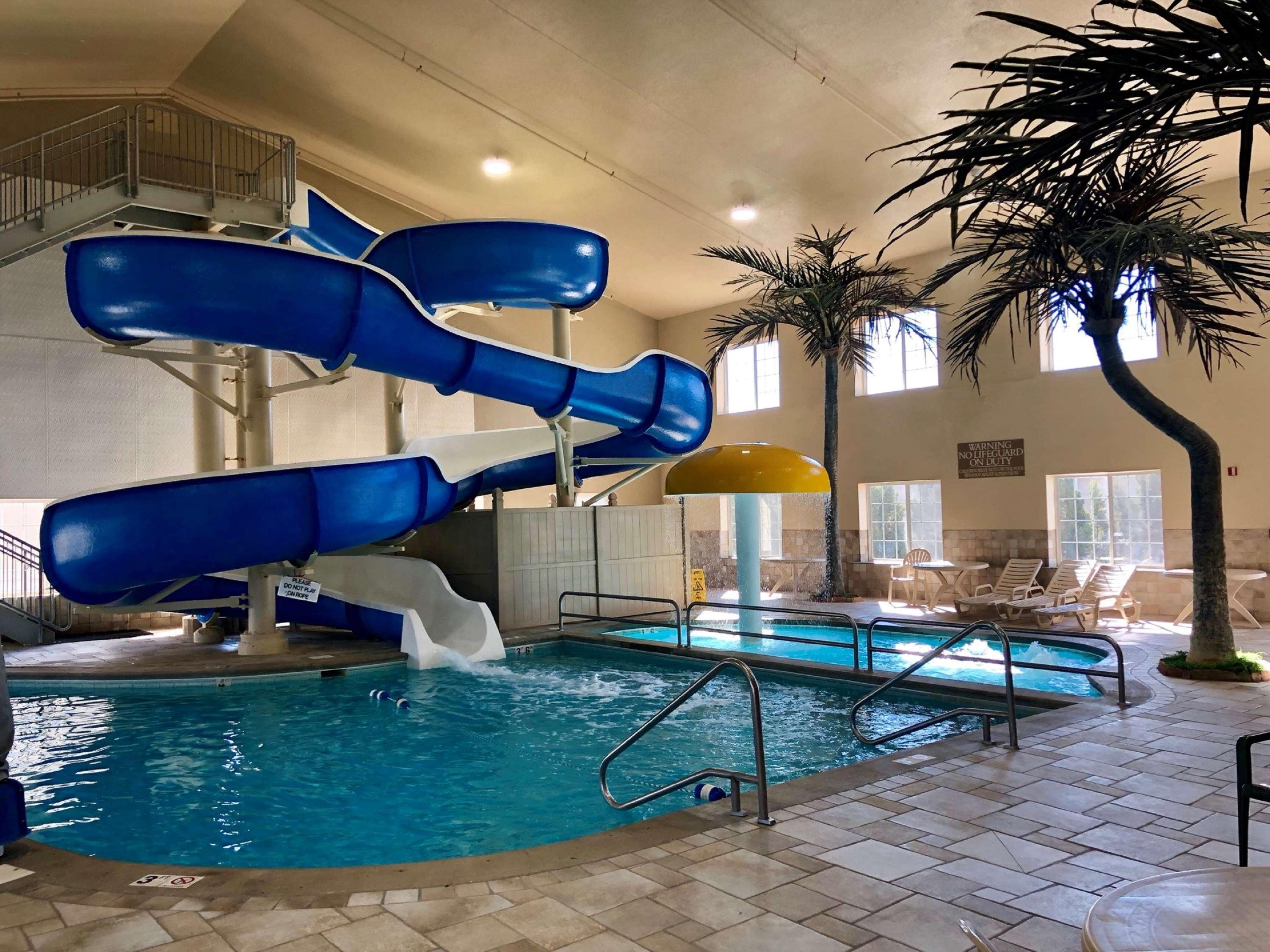 Country Inn & Suites By Radisson Bismarck Waterpark Exteriér fotografie